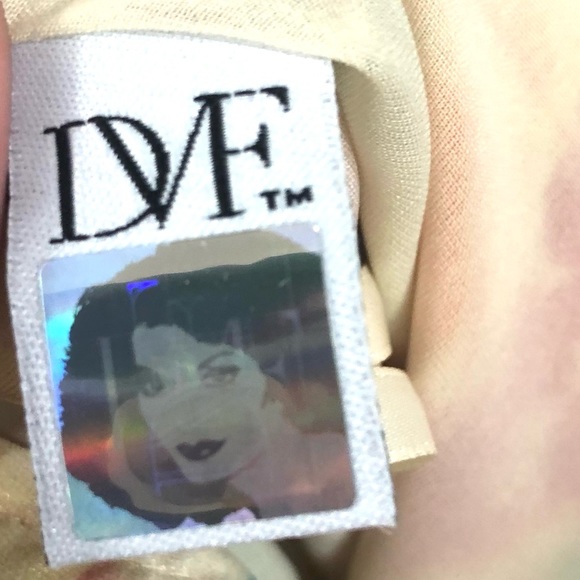 Diane Von Furstenberg Rosita Floral Wrap Blouse - Picture 11 of 11